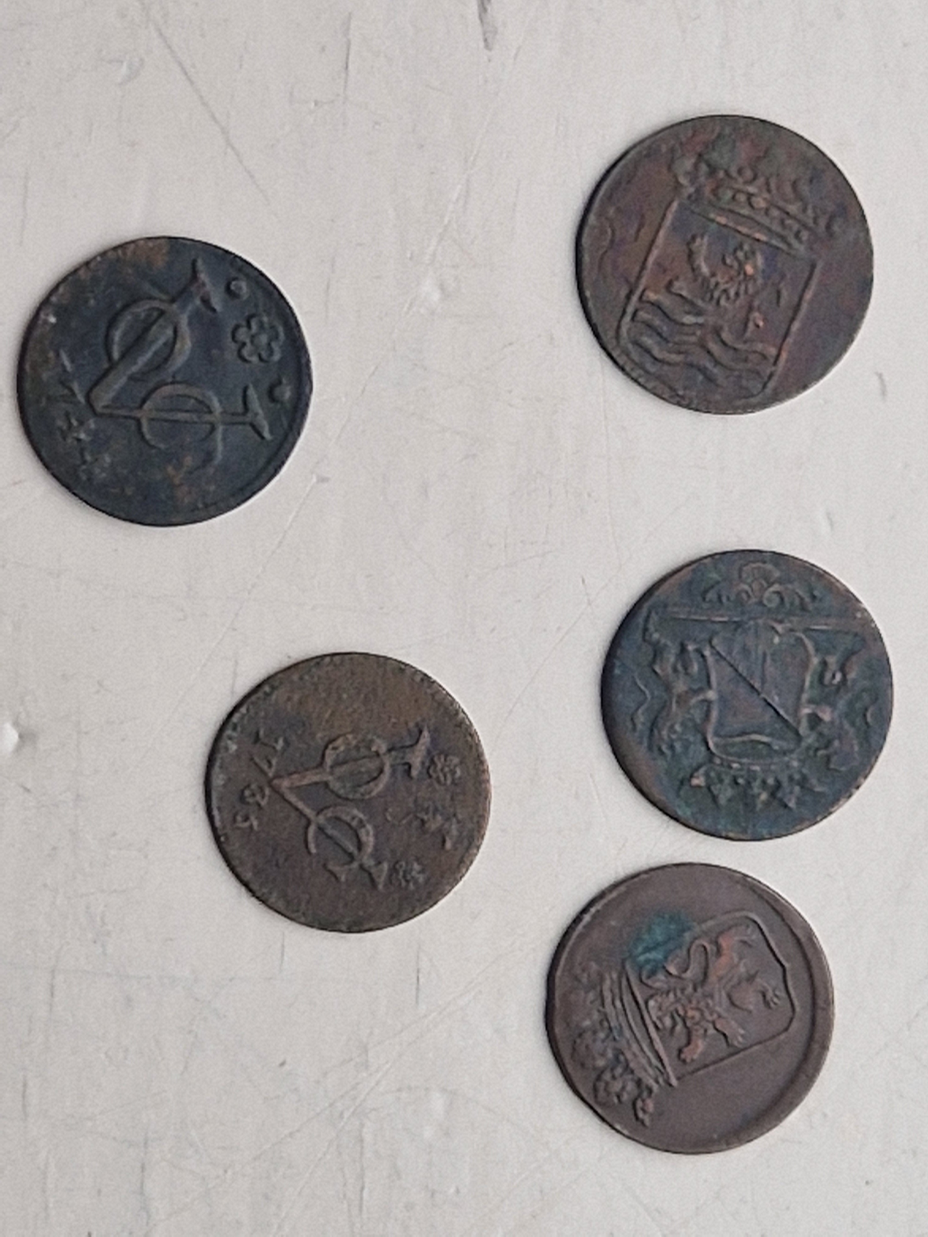 5 duiten uit VOC periode, 18e eeuw