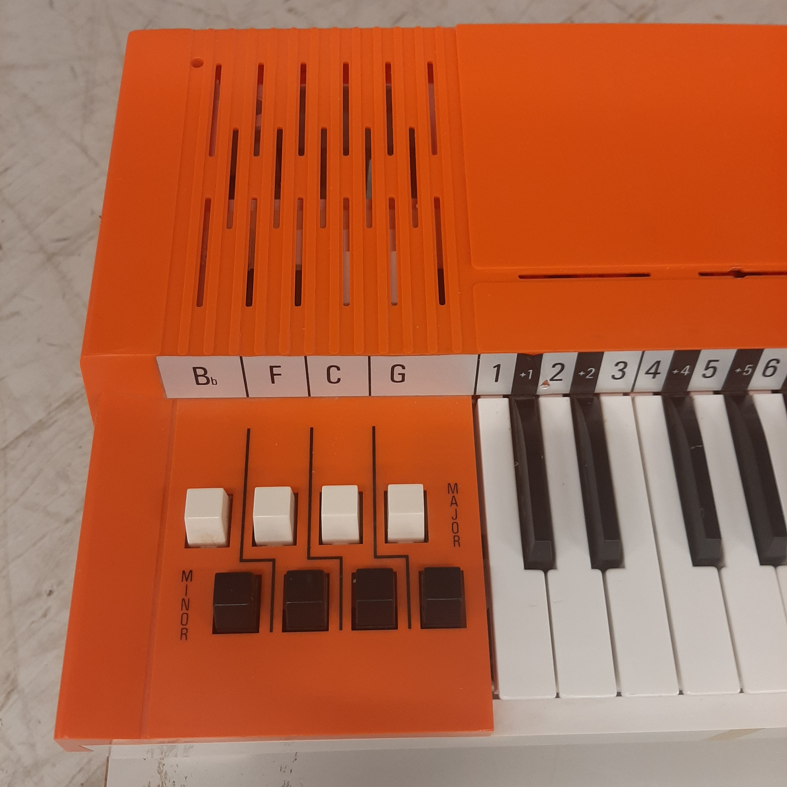 Vintage Bontempi 104 elektrisch akkoordorgel