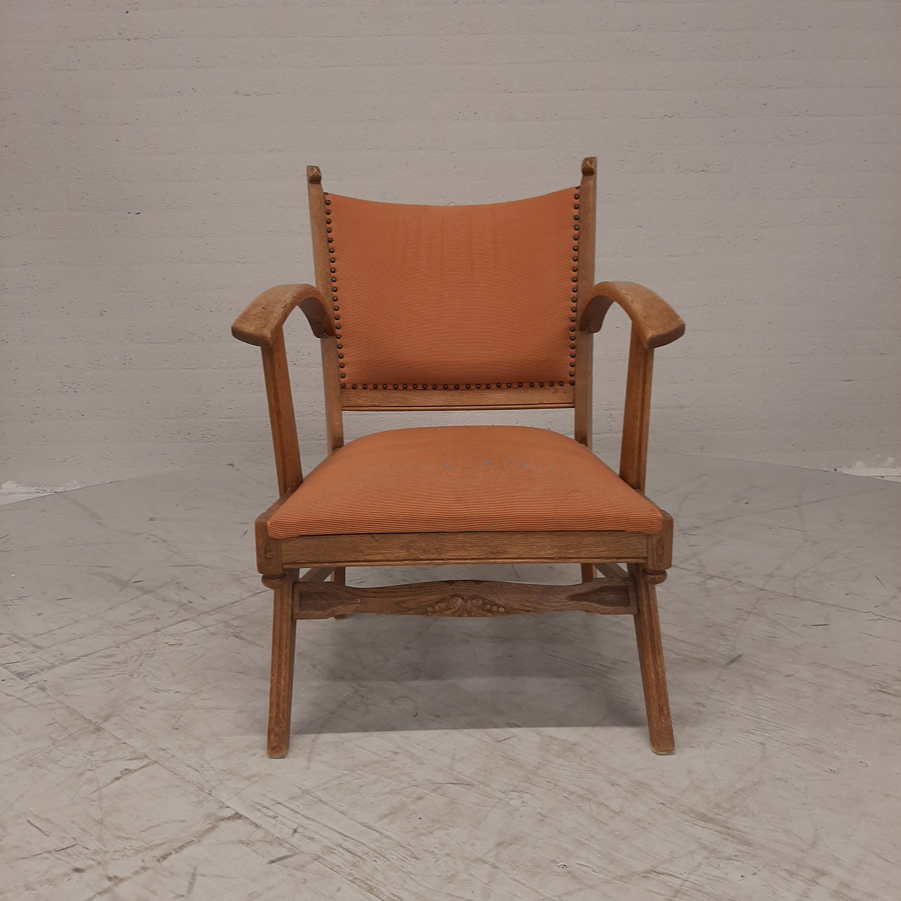 Vintage eiken fauteuil oranje bekleding